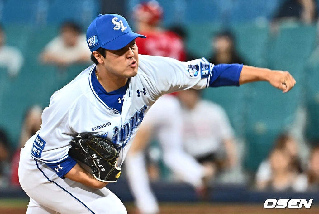 18일 대구삼성라이온즈파크에서 2024 신한 SOL 뱅크 KBO 리그 삼성 라이온즈와 SSG 랜더스의 경기가 열렸다. 홈팀 삼성은 이승민이 선발 출전하고 방문팀 SSG는 앤더슨이 선발 출전한다.삼성 라이온즈 최성훈이 역투하고 있다. 2024.06.18 / foto0307@osen.co.kr