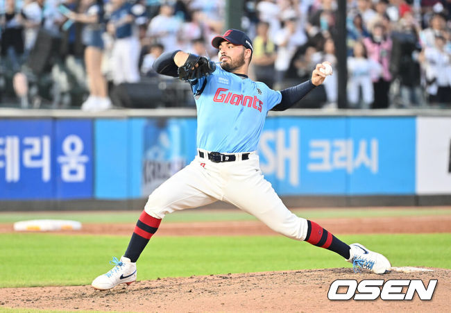 [OSEN=부산, 이석우 기자] 30일 부산 사직야구장에서 2025 신한 SOL 뱅크 KBO 리그 롯데 자이언츠와 NC 다이노스의 경기가 열렸다. 홈팀 롯데는 감보아가, 방문팀 NC는 목지훈이 선발 출전했다.롯데 자이언츠 선발 투수 감보아가 역투하고 있다. 2025.07.30 / foto0307@osen.co.kr
