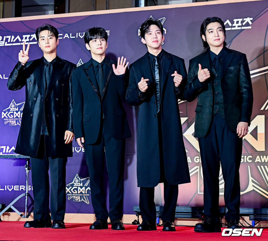 17일 오후 인천 중구 운서동 인스파이어 아레나에서 '제1회 코리아 그랜드 뮤직 어워즈(2024 KGMA)'가 열렸다.'2024 KGMA'는 새로운 K팝 축제를 표방하는 시상식으로 배우 남지현과 뉴진스 하니, 에스파 윈터가 MC로 호흡을 맞춘다.가수 데이식스가 포즈를 취하고 있다. 2024.11.17 / jpnews@osen.co.kr