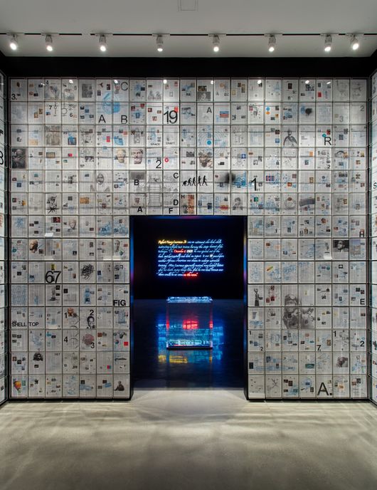 타바레스 스트란의 작품 <Six Thousand Years>(2018)출처: © Tavares Strachan, courtesy of the artist and Regen Projects, Los Angeles, photo by Brian Forrest