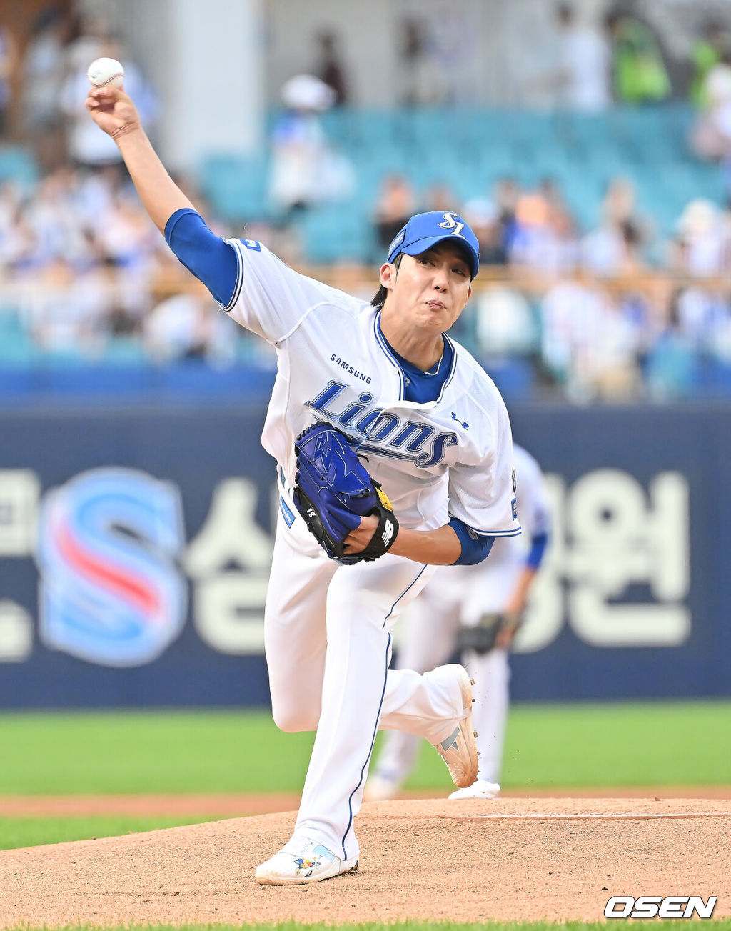 22일 대구삼성라이온즈파크에서 2025 신한 SOL 뱅크 KBO 리그 삼성 라이온즈와 SSG 랜더스의 경기가 열렸다. 홈팀 삼성은 원태인이, 방문팀 SSG는 화이트가 선발 출전했다. 삼성 라이온즈 선발 투수 원태인이 역투하고 있다. 2025.07.22 / foto0307@osen.co.kr