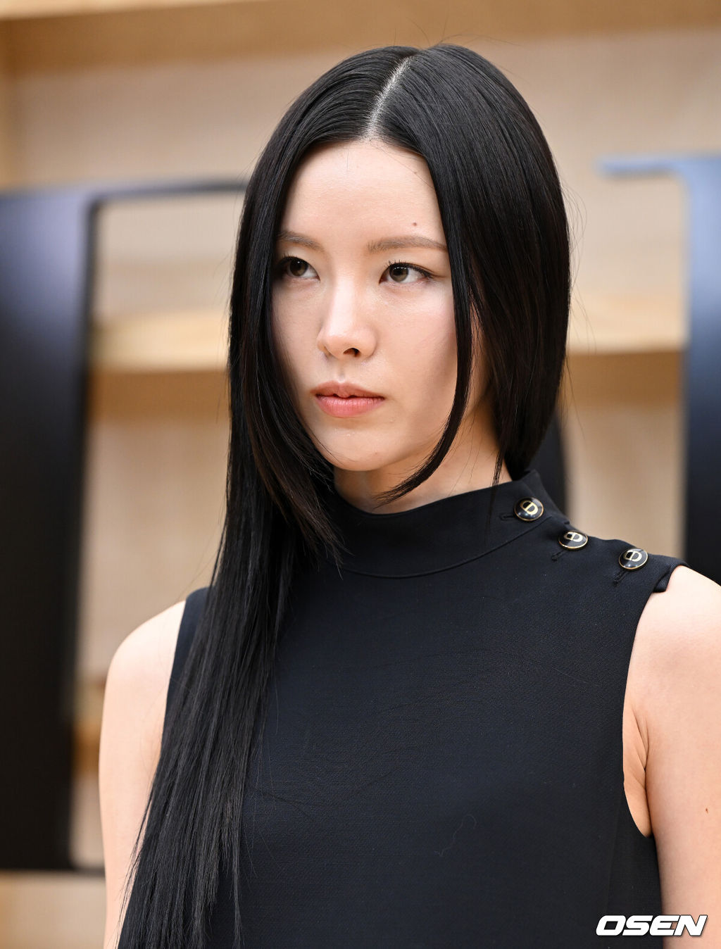 30일 오후 서울 이화여자대학교에서 프랑스 럭셔리 브랜드 디올(Dior) 2022 가을 여성 컬렉션 패션쇼가 열렸다.가수 김예림이 포토월에서 포즈를 취하고 있다. 2022.04.30 /jpnews@osen.co.kr