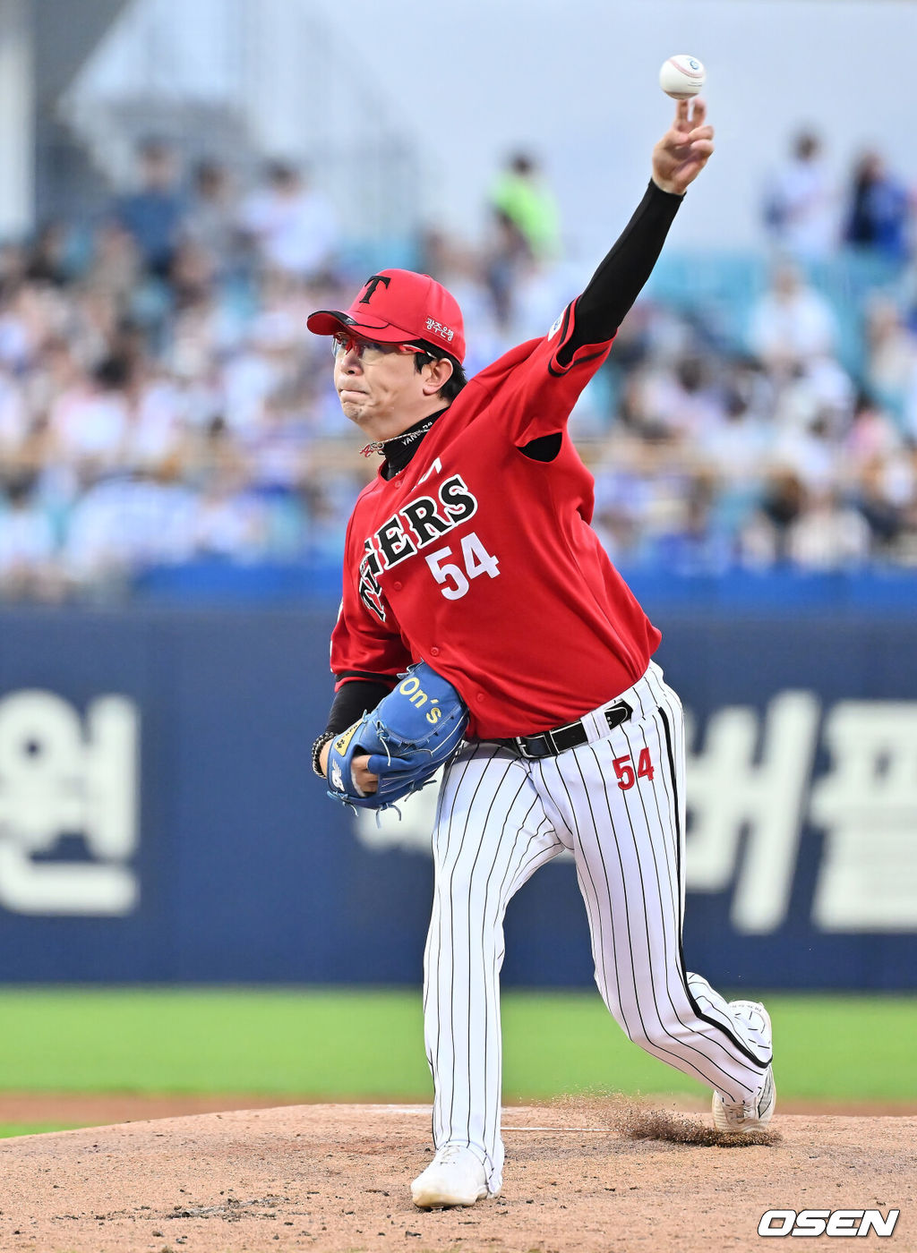 14일 대구삼성라이온즈파크에서 2025 신한 SOL 뱅크 KBO 리그 삼성 라이온즈와 KIA 타이거즈의 경기가 열렸다. 홈팀 삼성은 원태인이, 방문팀 KIA는 양현종이 선발 출전했다. KIA 타이거즈 선발 투수 양현종이 역투하고 있다. 2025.08.14 / foto0307@osen.co.kr