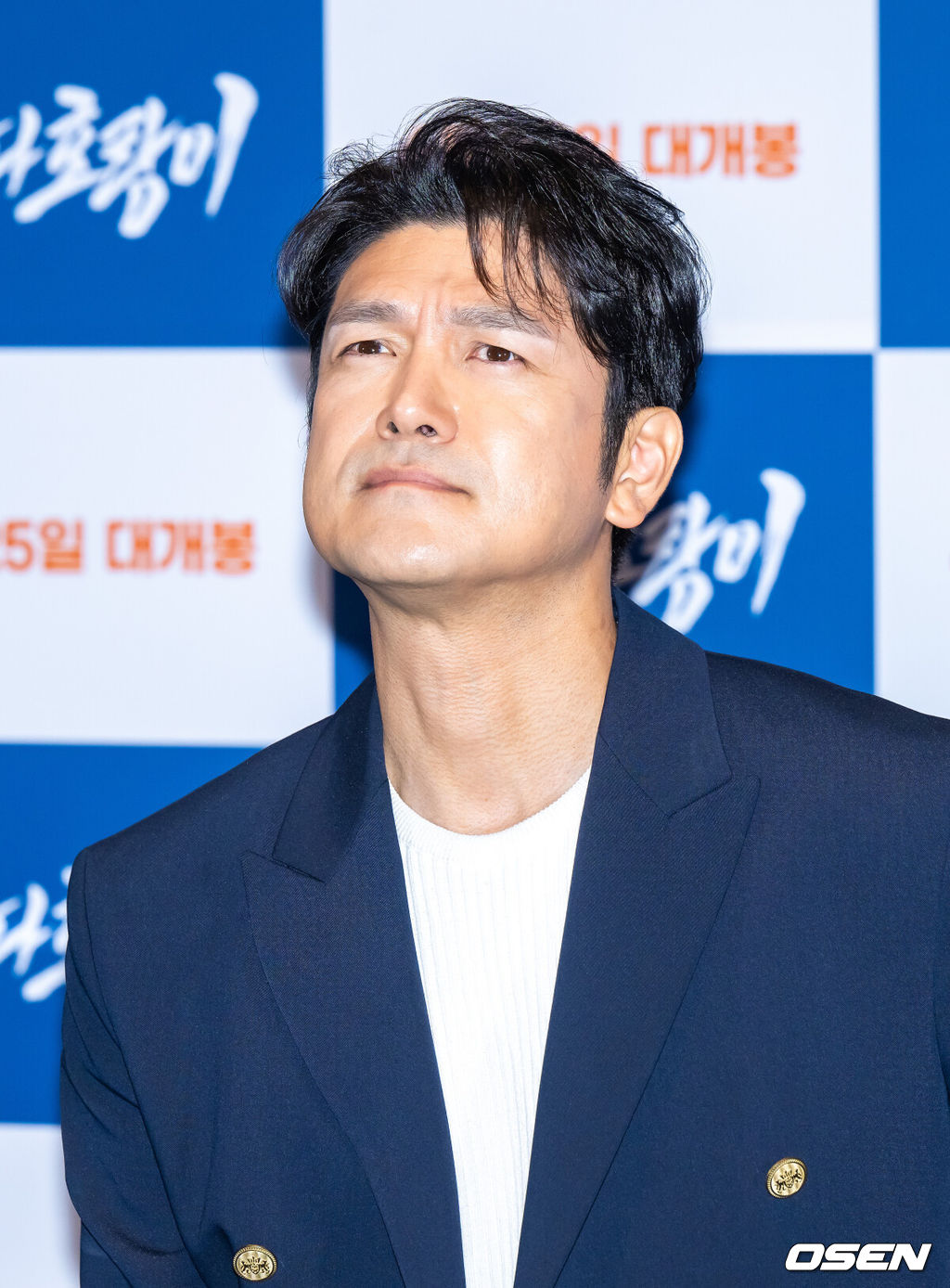 16일 서울 코엑스 메가박스에서 영화 ‘바다호랑이’ 언론시사회가 진행됐다.정윤철 감독이 연출한 '바다호랑이'는 세월호 잠수사 경수(이지훈 분)가 고통을 극복하고 가족의 품으로 돌아가는 여정을 그린다. 세월호 참사 당시 실종자 수색에 투입된 고(故) 김관홍 잠수사의 실화를 바탕으로 한 김탁환의 소설 '거짓말이다'가 원작이다.배우 이지훈이 질문을 듣고 있다   2025.06.16  / soul1014@osen.co.kr