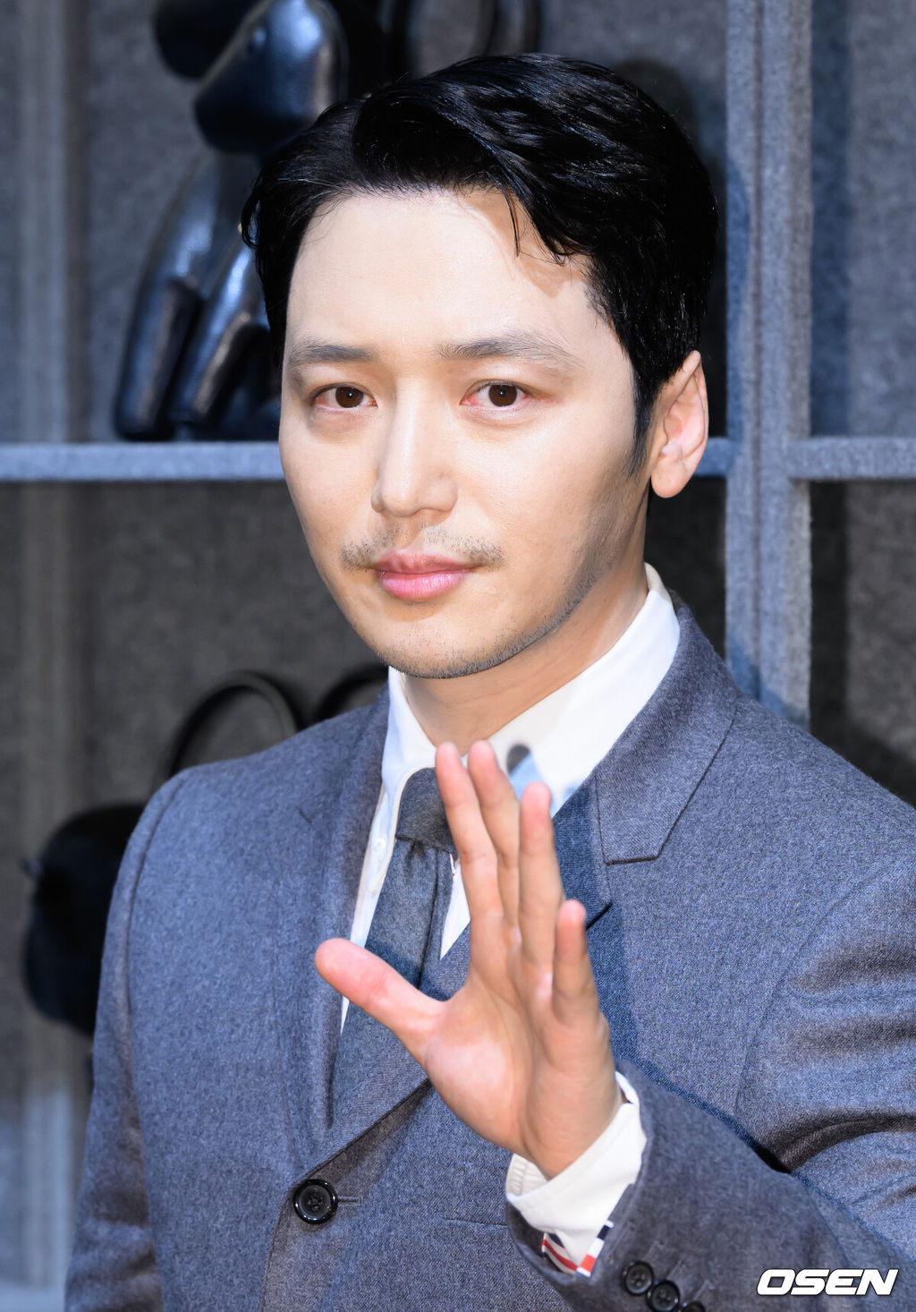 26일 오후 서울 성수동 팝업스토어에서 하이엔드 브랜드의 팝업스토어 오픈 행사가 열렸다.배우 변요한이 포토타임을 가지고 있다. 2024.09.26 /sunday@osen.co.kr