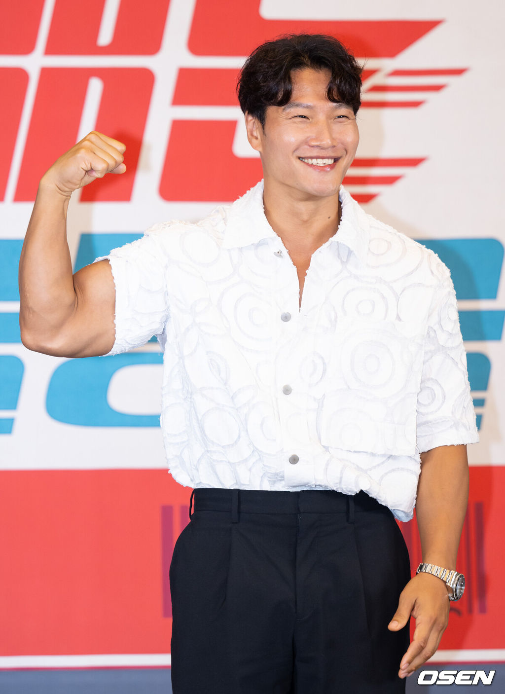 2일 오후 서울 서초구 더 리버사이드 호텔 강남에서 JTBC 예능 ‘택배는 몽골몽골’ 제작발표회가 열렸다. 방송인 김종국이 취재진을 향해 포즈를 취하고 있다. 2023.08.02 /ksl0919@osen.co.kr