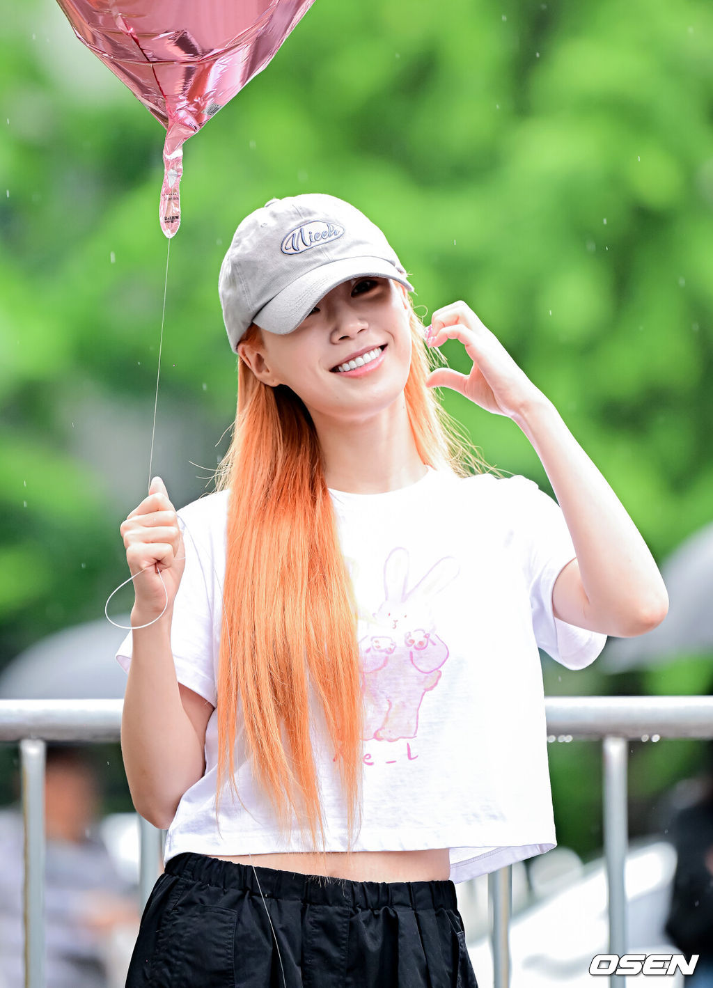  15일 오전 서울 영등포구 여의도동 KBS 신관에서 KBS 2TV ‘뮤직뱅크’ 리허설이 진행됐다.가수 허영지가 포즈를 취하고 있다. 2023.09.15 /jpnews@osen.co.kr