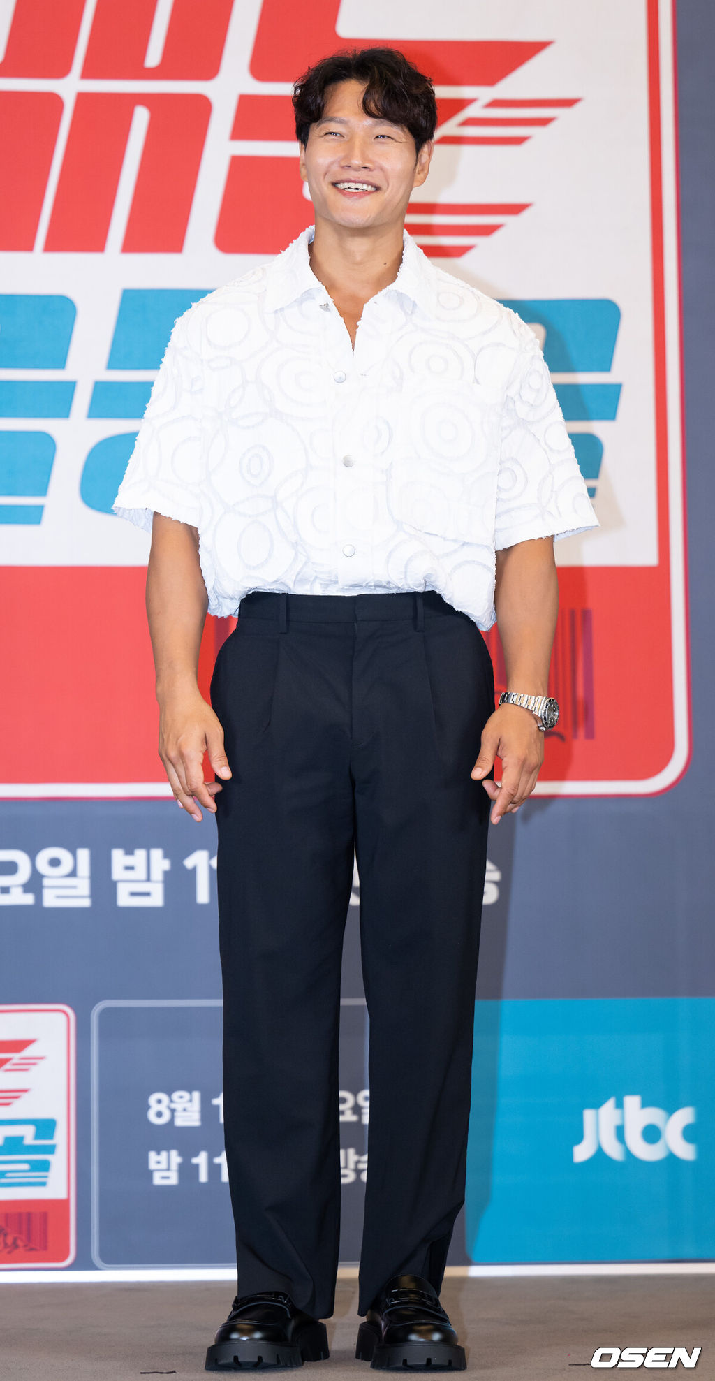 2일 오후 서울 서초구 더 리버사이드 호텔 강남에서 JTBC 예능 ‘택배는 몽골몽골’ 제작발표회가 열렸다. 방송인 김종국이 취재진을 향해 포즈를 취하고 있다. 2023.08.02 /ksl0919@osen.co.kr