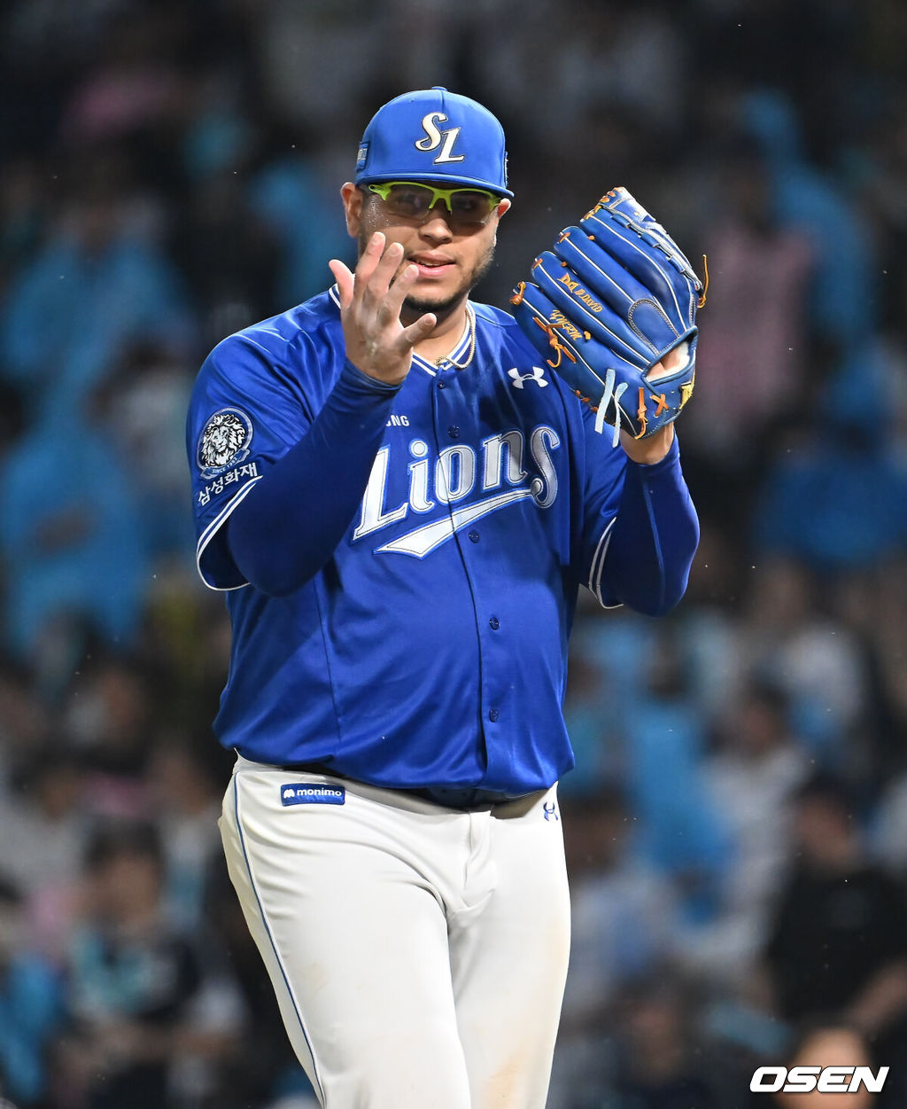 19일 창원NC파크에서 2025 신한 SOL 뱅크 KBO 리그 NC 다이노스와 삼성 라이온즈의 경기가 열렸다. 홈팀 NC는 라일리가, 방문팀 삼성은 후라도가 선발 출전했다. 삼성 라이온즈 선발투수 후라도가 8회를 무실점으로 막고 박수를 치고 있다. 2025.08.19 / foto0307@osen.co.kr