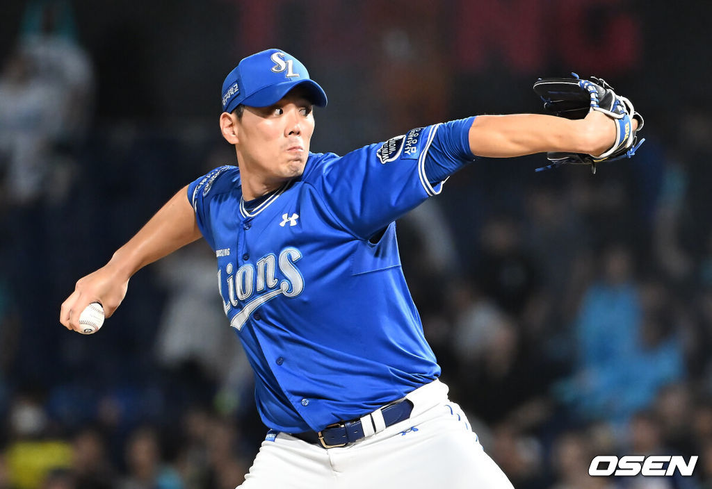 20일 창원NC파크에서 2025 신한 SOL 뱅크 KBO 리그 NC 다이노스와 삼성 라이온즈의 경기가 열렸다. 홈팀 NC는 목지훈이, 방문팀 삼성은 원태인이 선발 출전했다. 삼성 라이온즈 김재윤이 역투하고 있다. 2025.08.20 / foto0307@osen.co.kr