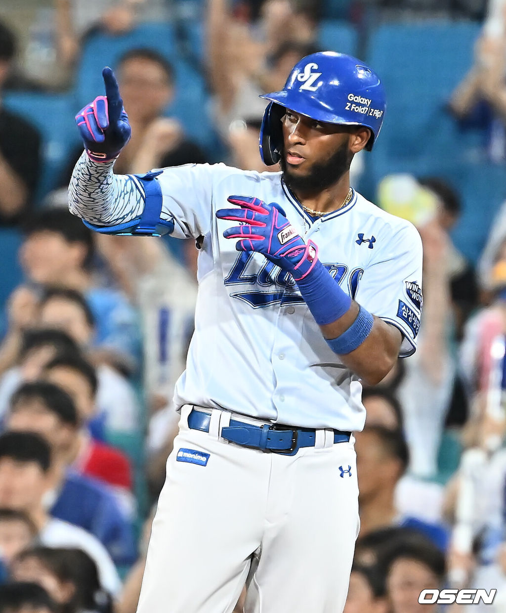 23일 대구삼성라이온즈파크에서 2025 신한 SOL 뱅크 KBO 리그 삼성 라이온즈와 SSG 랜더스의 경기가 열렸다. 홈팀 삼성은 가라비토가, 방문팀 SSG는 김건우가 선발 출전했다. 삼성 라이온즈 디아즈가 4회말 2사 1,2루 우익수 오른쪽 1타점 안타를 치고 있다. 2025.07.23 / foto0307@osen.co.kr