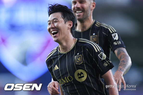 FRISCO, TEXAS - AUGUST 23: Son Heung-Min #7 of LAFC celebrates after scoring the opening goal during the MLS soccer game between FC Dallas and Los Angeles Football Club at Toyota Stadium on August 23, 2025 in Frisco, Texas. (Photo by Omar Vega/Getty Images)