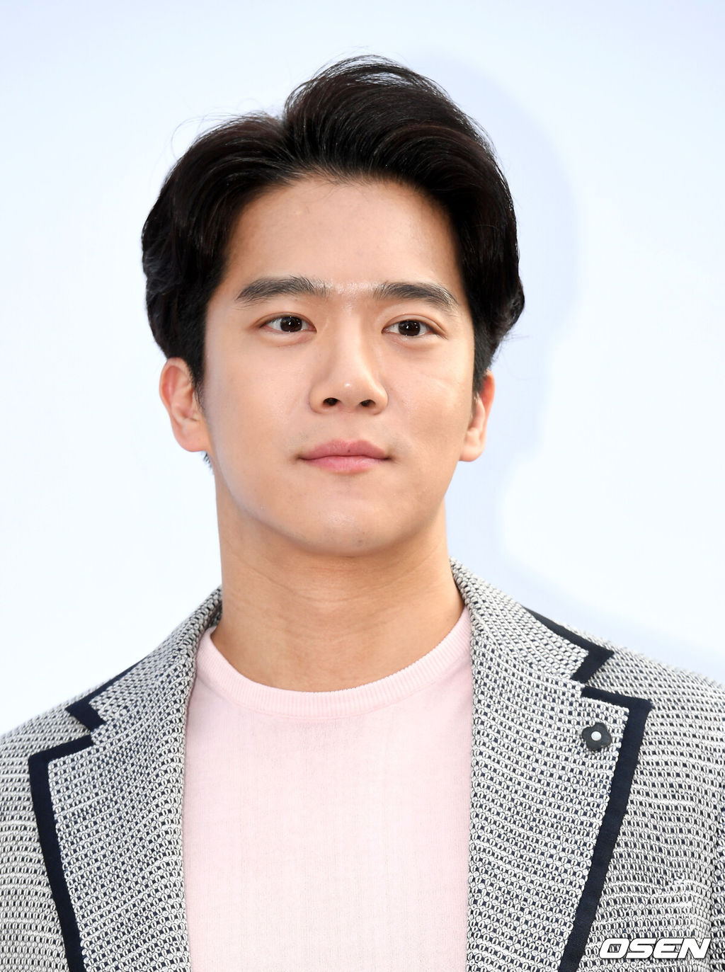 4일 오후 서울 논현동 삼성디지털플라자 강남본점에서 포토행사가 열렸다.배우 하석진이 포즈를 취하고 있다. /jpnews@osen.co.kr