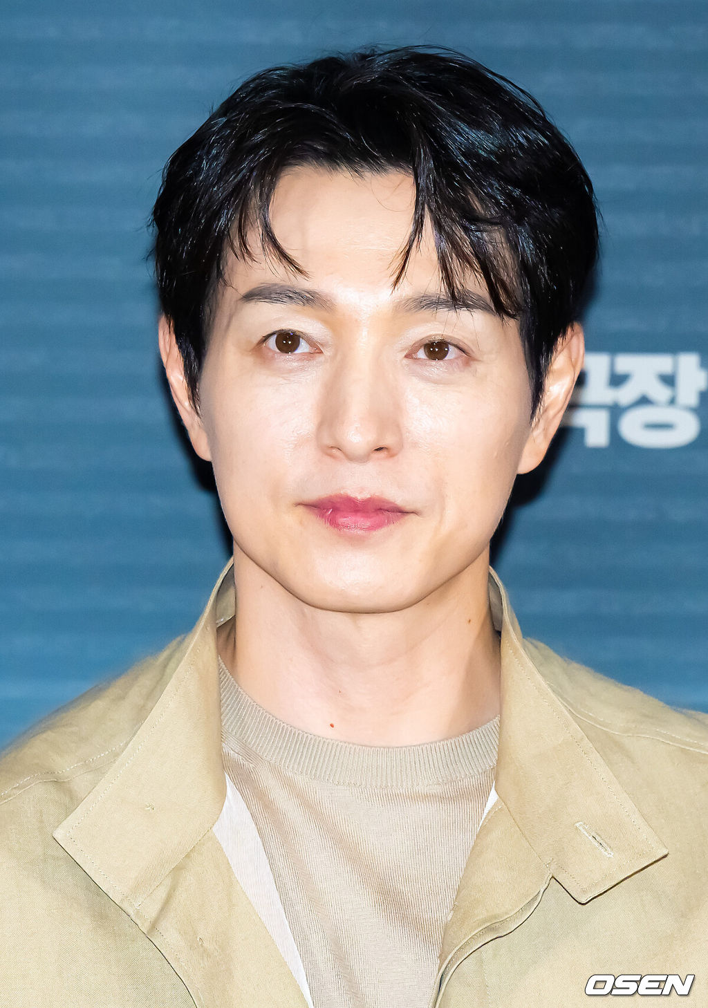28일 오후 서울 용산아이파크몰 내 용산 CGV에서 영화 '살인자 리포트' 언론시사회가 진행됐다.영화 ‘살인자 리포트’는 특종에 목마른 베테랑 기자 선주(조여정)에게 정신과 의사 영훈(정성일)이 연쇄살인을 고백하는 인터뷰를 요청하면서 벌어지는 이야기다.배우 정성일이 질문을 듣고 있다.   2025.08.28 / soul1014@osen.co.kr