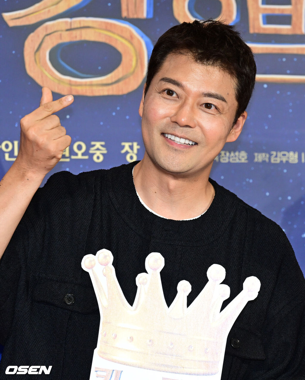 영화 '킹 오브 킹스'(감독 장성호, 제작 모팩스튜디오, 배급 디스테이션, 공동배급 시테스) VIP 포토월 행사가 9일 서울 강남구 메가박스 코엑스에서 열렸다.'킹 오브 킹스'는 이병헌, 진선규, 이하늬, 양동근, 차인표, 권오중, 장광 등 대한민국 대표 배우들이 목소리 연기로 참여한 글로벌 K-애니메이션이다. 한국어 더빙판과 할리우드 배우들이 참여한 자막판은 오는 16일, 전국 극장에서 동시 개봉된다.전현무가 포즈를 취하고 있다. 2025.07.09 /cej@osen.co.kr