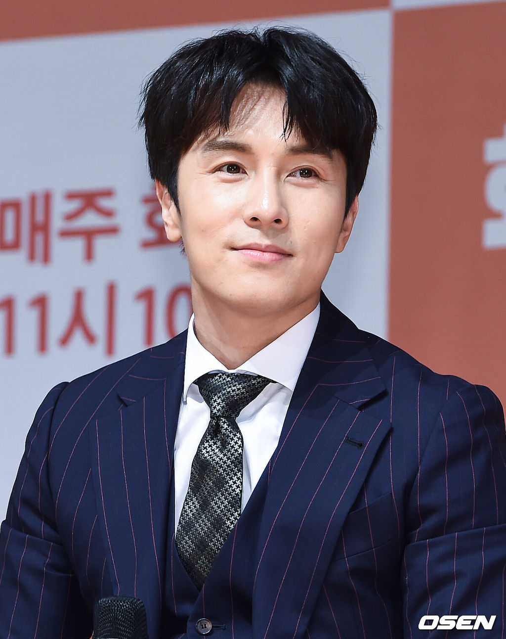 8일 오전 서울 여의도 KBS 아트홀에서 KBS 2TV 새 드라마 '회사 가기 싫어' 제작발표회가 진행됐다.KBS 2TV 새 화요극 ‘회사 가기 싫어’는 회사 가기 싫은 사람들의 아주 사소하고도 위대한 이야기를 그린 이 시대의 평범한 직장인들을 위한 초밀착 리얼 오피스 드라마로 배우 김동완과 한수연, 소주연, 김관수, 김중돈, 김국희 등이 출연한다.김동완이 미소 짓고 있다. / soul1014@osen.co.kr