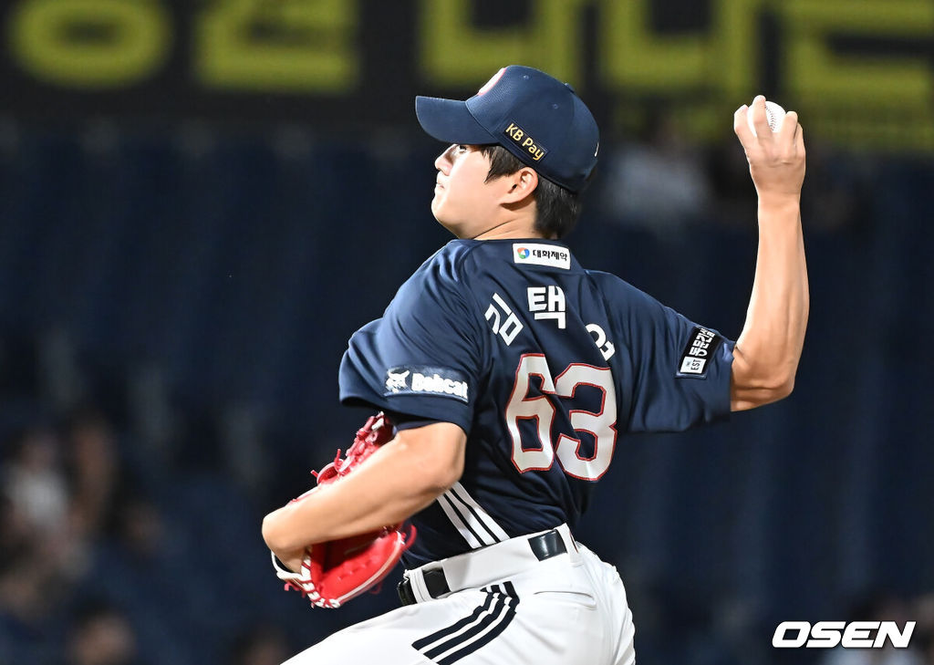 5일 창원NC파크에서 2025 신한 SOL 뱅크 KBO 리그 NC 다이노스와 두산 베어스의 경기가 열렸다. 홈팀 NC는 로건이, 방문팀 두산은 잭로그가 선발 출전했다. 두산 베어스 김택연이 역투하고 있다. 2025.09.05 / foto0307@osen.co.kr