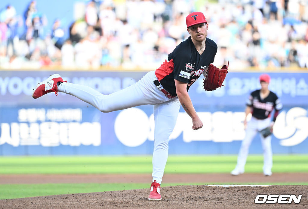 6일 창원NC파크에서 2025 신한 SOL 뱅크 KBO 리그 NC 다이노스와 KIA 타이거즈의 경기가 열렸다. 홈팀 NC는 라일리가, 방문팀 KIA는 올러가 선발 출전했다. KIA 타이거즈 선발투수 올러가 역투하고 있다. 2025.09.06 / foto0307@osen.co.kr