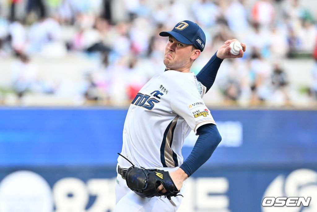 6일 창원NC파크에서 2025 신한 SOL 뱅크 KBO 리그 NC 다이노스와 KIA 타이거즈의 경기가 열렸다. 홈팀 NC는 라일리가, 방문팀 KIA는 올러가 선발 출전했다. NC 다이노스 선발투수 라일리가 역투하고 있다. 2025.09.06 / foto0307@osen.co.kr