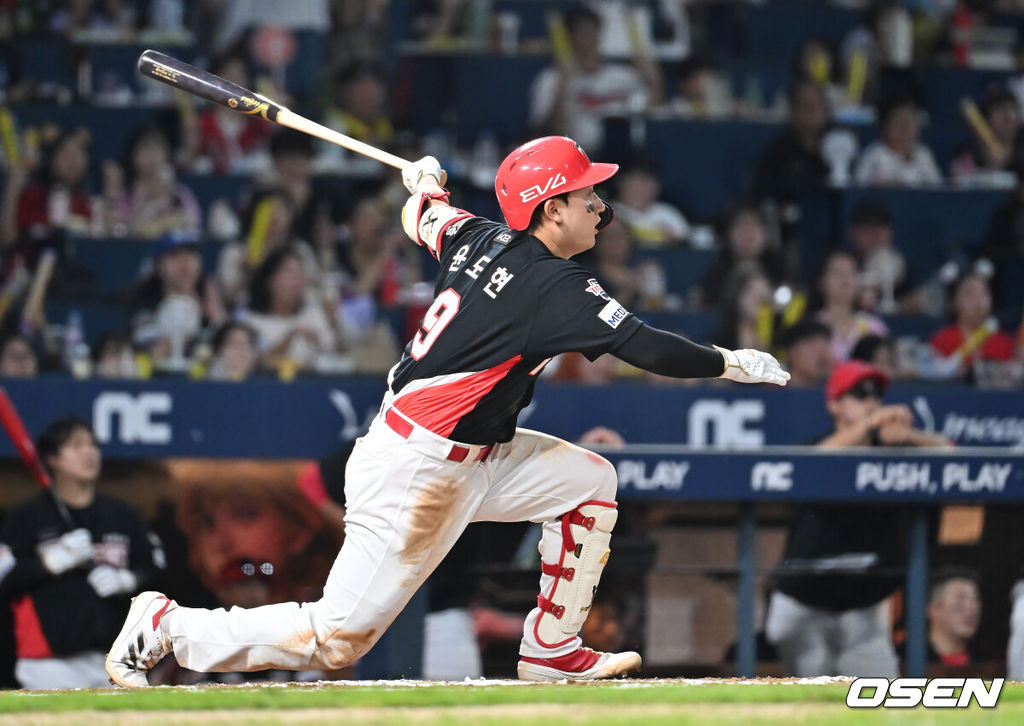 6일 창원NC파크에서 2025 신한 SOL 뱅크 KBO 리그 NC 다이노스와 KIA 타이거즈의 경기가 열렸다. 홈팀 NC는 라일리가, 방문팀 KIA는 올러가 선발 출전했다. KIA 타이거즈 윤도현이 6회초 1사 2루 좌익수 왼쪽 1타점 안타를 치고 있다. 2025.09.06 / foto0307@osen.co.kr