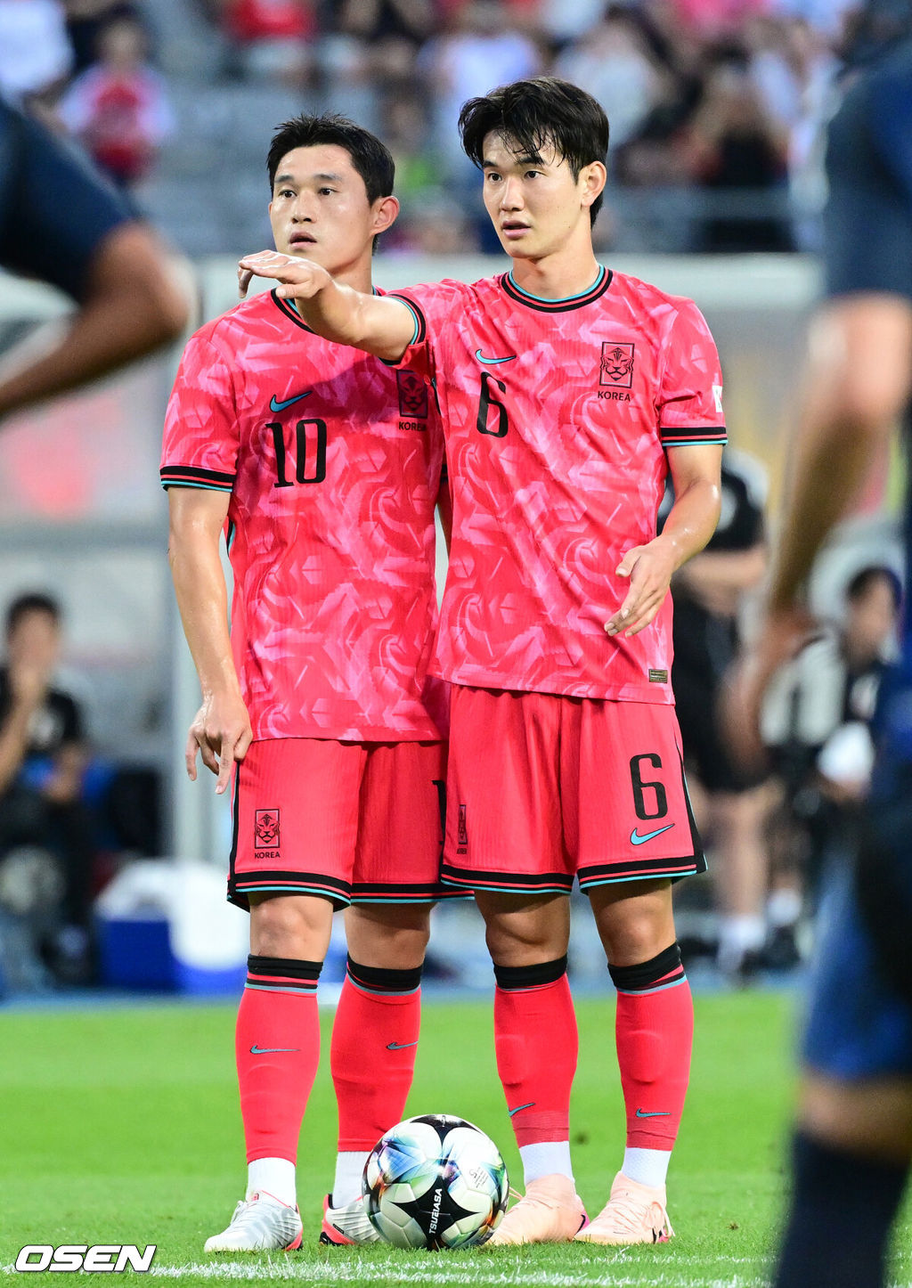 A대표팀 이동경-김진규. 2025.07.15 / dreamer@osen.co.kr