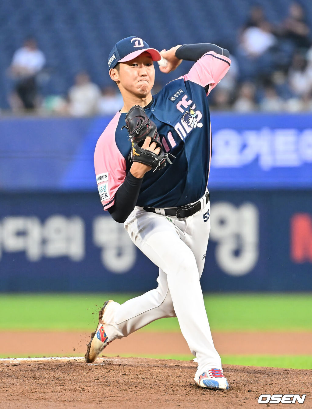 7일 창원NC파크에서 2025 신한 SOL 뱅크 KBO 리그 NC 다이노스와 KIA 타이거즈의 경기가 열렸다. 홈팀 NC는 구창모가, 방문팀 KIA는 양현종이 선발 출전했다. NC 다이노스 선발투수 구창모가 역투하고 있다. 2025.09.07 / foto0307@osen.co.kr