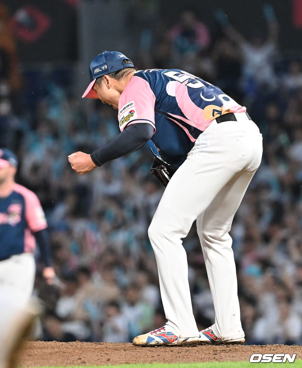 7일 창원NC파크에서 2025 신한 SOL 뱅크 KBO 리그 NC 다이노스와 KIA 타이거즈의 경기가 열렸다. 홈팀 NC는 구창모가, 방문팀 KIA는 양현종이 선발 출전했다. NC 다이노스 선발투수 구창모가 3회초 2사 만루 KIA 타이거즈 최형우를 좌익수 플라이로 잡고 환호하고 있다. 2025.09.07 / foto0307@osen.co.kr