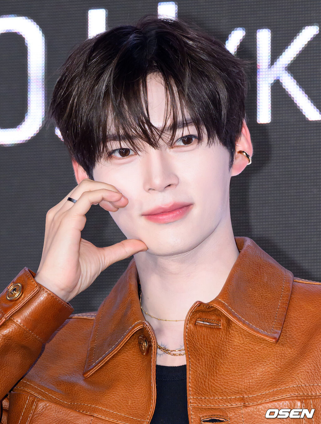 27일 오전 서울 강남구 SJ쿤스트할레에서 Mnet ‘월드 오브 스트릿 우먼 파이터’ 제작발표회가 열렸다.‘월드 오브 스우파’는 Mnet 메가 히트작 ‘스트릿 우먼 파이터’의 세 번째 시즌으로, 한국을 포함해 뉴질랜드, 미국, 일본, 호주까지 총 5개국 국가대항전으로 시청자들을 만날 예정이다. Mnet ‘월드 오브 스우파’는 오는 5월 27일(화) 오후 10시 첫 방송된다. 제로베이스원 성한빈이 포토타임을 가지고 있다. 2025.05.27 /sunday@osen.co.kr