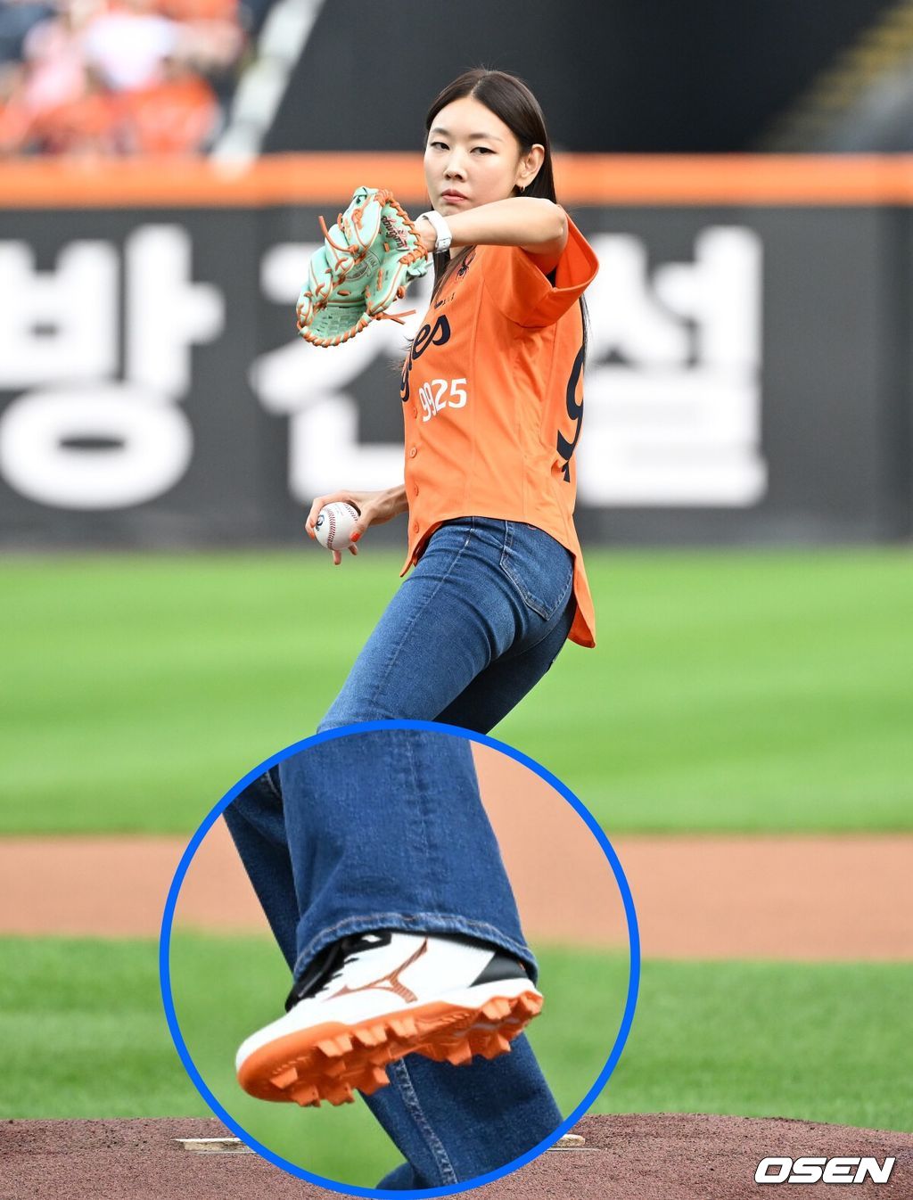 경기에 앞서 모델 한혜진이 시구를 하고 있다. 2025.09.13 /sunday@osen.co.kr