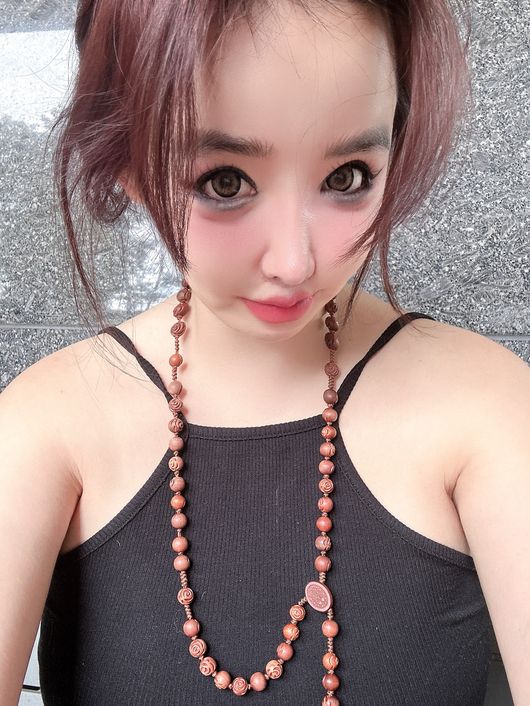 박봄 SNS