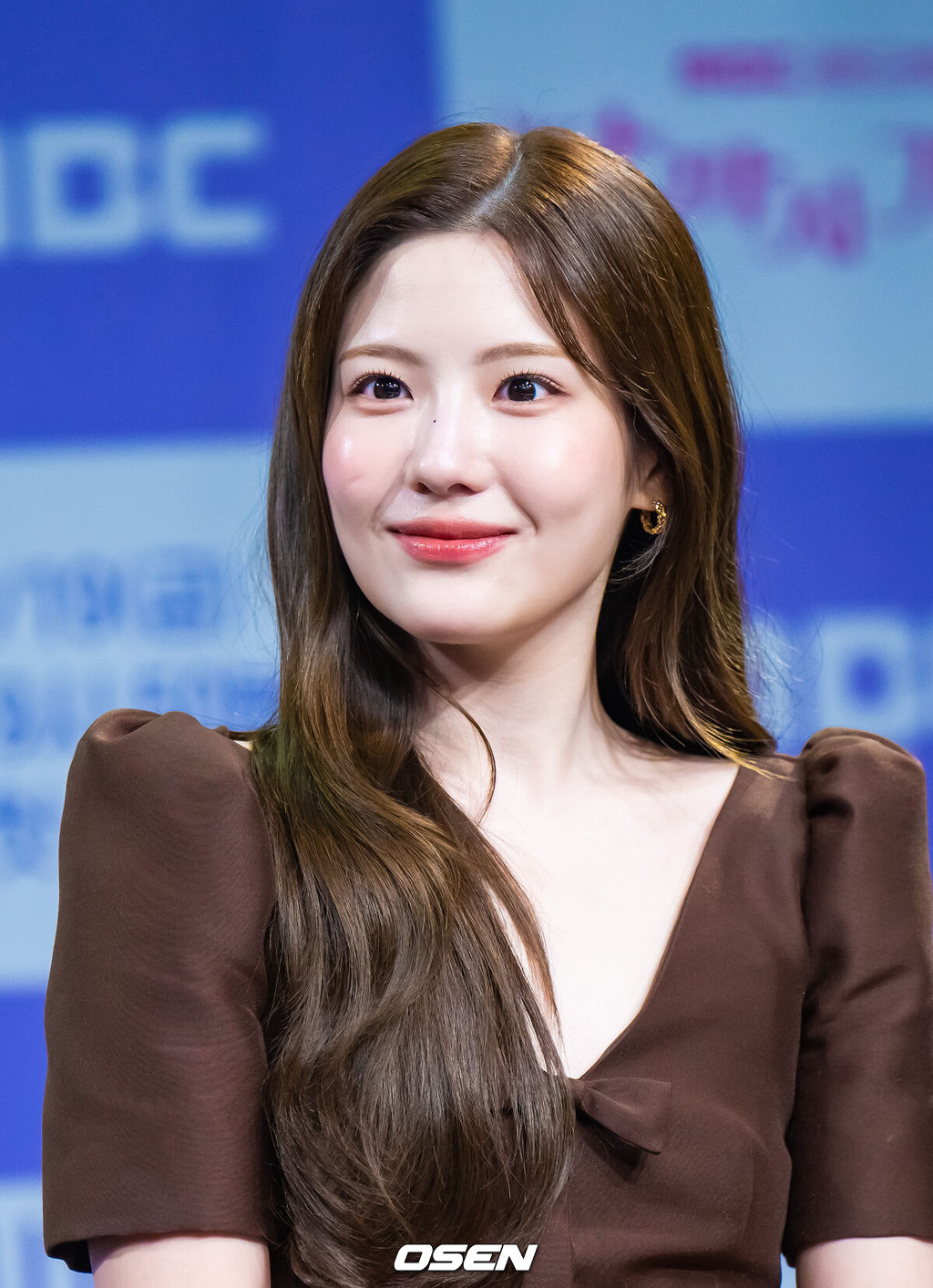 MBC 금토드라마 '달까지 가자' 제작발표회가 16일 오전 서울 상암 MBC에서 진행됐다. '달까지 가자'는 월급만으론 생존할 수 없는 흙수저 세 여자가 코인 투자에 뛰어들며 벌어지는 하이퍼리얼리즘 생존 드라마로 뱅 이선빈과 라미란, 조아람, 김영대가 출연한다.배우 조아람이 미소 짓고 있다.  2025.09.16 / soul1014@osen.co.kr