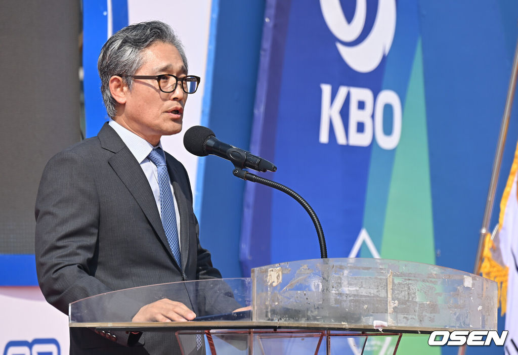 한국야구명예의 전당(야구박물관) 착공식이 16일 부산 기장-현대차 드림 볼파크에서 열렸다. 착공식에는 허구연 KBO 총재, 박형준 부산시장, 정종복 기장군수, 박홍복 기장군의회의장, 양해영 대한야구소프트볼협회 회장 등 주요 내빈이 참석해 시삽을 했다. 양해영 대한야구소프트볼협회 회장이 축사를 하고 있다.한국야구명예의 전당은 2027년 상반기에 개장 예정이다. 2025.09.16 / foto0307@osen.co.kr