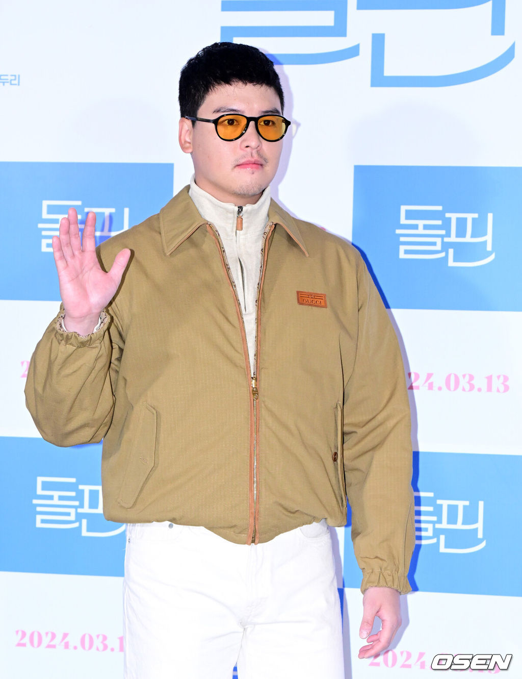 26일 오후 서울 자양동 롯데시네마 건대입구에서 영화 ‘돌핀’ VIP시사회가 열렸다.권유리의 첫 단독 주연작으로 기대를 모으는 '돌핀'은 지방 소도시를 떠나본 적 없는 30대 여성이 삶의 낯선 변화와 작은 도전을 마주하며 겪는 내밀한 이야기를 사려 깊게 담은 작품이다. 배우 이장우가 포토타임을 하고 있다. 2024.02.26 /jpnews@osen.co.kr