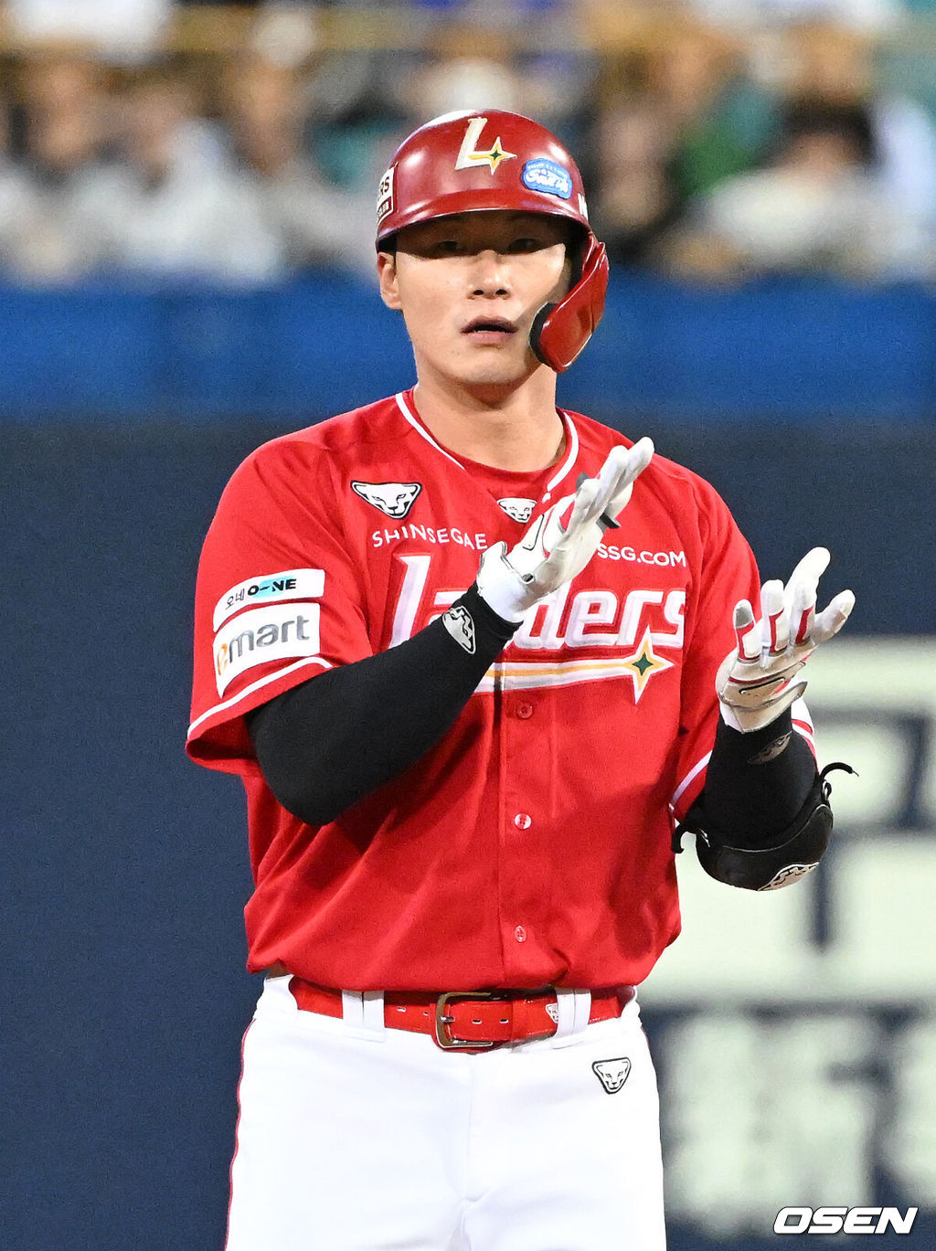 11일 오후 대구 삼성라이온즈파크에서 2025 신한 SOL Bank KBO리그 삼성 라이온즈와 SSG 랜더스의 경기가 열렸다.삼성은 후라도, SSG은 화이트를 선발 투수로 내세웠다.6회초 1사 1,2루에서 SSG 류효승이 좌중간 적시 2루타를 치고 환호하고 있다. 2025.09.11 /sunday@osen.co.kr