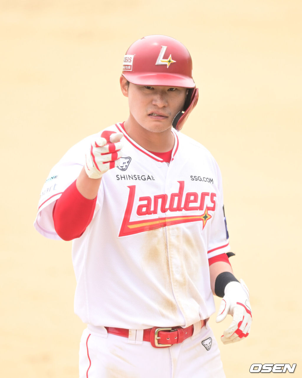 24일 오전 인천 강화군 SSG퓨처스필드에서 2025 KBO 퓨처스리그 SSG 랜더스와 LG 트윈스의 경기가 열렸다. 홈팀 SSG는 천범석, 방문팀 LG는 임준형이 선발 출전했다. 6회말 무사 1, 2루 SSG 류효승이 1타점 적시타를 날린 뒤 세리머니를 하고 있다. 2025.05.24 / ksl0919@osen.co.kr