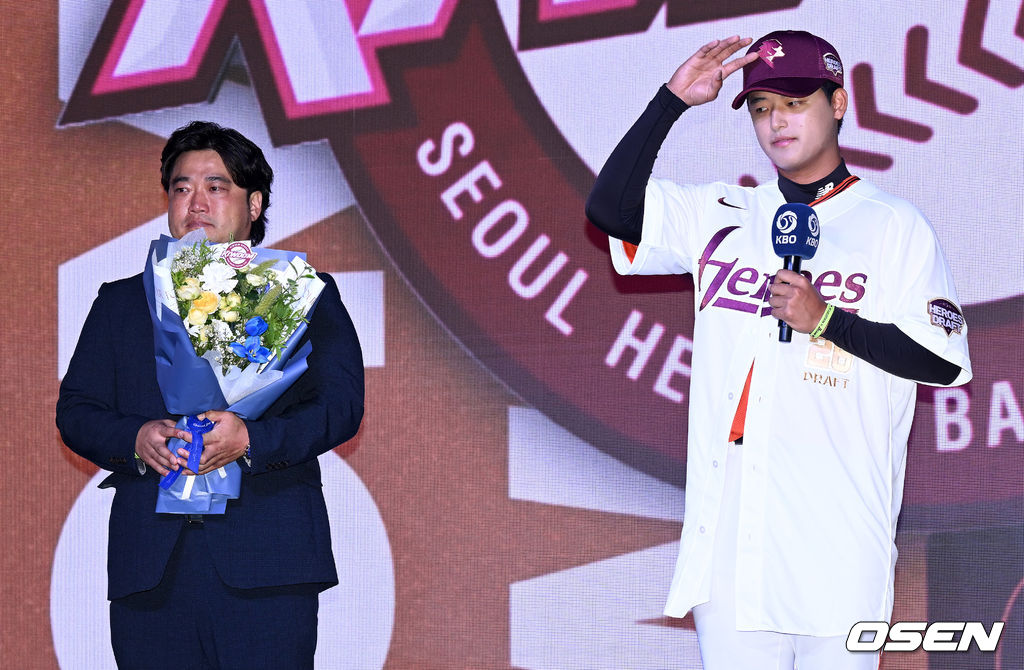 돌발 상황에도 침착하게 인터뷰 이어 나간 박준현