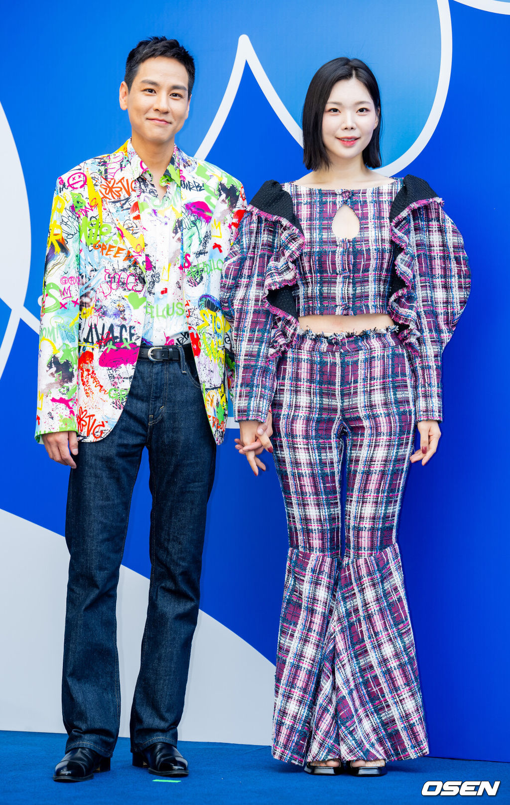 4일 서울 중구 동대문디자인플라자(DDP)에서 ‘2026 S/S 서울패션위크’ 포토월 행사가 열렸다.‘2026 S/S 서울패션위크’는 동대문디자인플라자(DDP) 등 서울 전역에서 7일까지 펼쳐진다.돌싱글즈2 윤남기 이다은 부부가 포토타임을 갖고 있다. 2025.09.04 / rumi@osen.co.kr