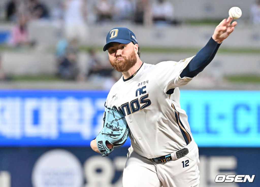 5일 창원NC파크에서 2025 신한 SOL 뱅크 KBO 리그 NC 다이노스와 두산 베어스의 경기가 열렸다. 홈팀 NC는 로건이, 방문팀 두산은 잭로그가 선발 출전했다. NC 다이노스 선발투수 로건이 역투하고 있다. 2025.09.05 / foto0307@osen.co.kr