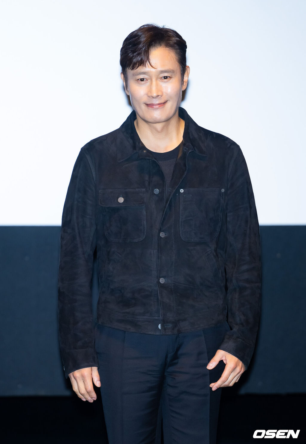 19일 부산 해운대구 동서대학교 소향씨어터 신한카드홀에서 배우 이병헌 액터스 하우스 행사가 열렸다.올해 30주년을 맞이한 부산국제영화제는 오는 26일까지 총 64개국 328편의 작품을 만날수 있다.배우 이병헌이 관객들과 만나 포토타임을 갖고 있다. 2025.09.19 / rumi@osen.co.kr