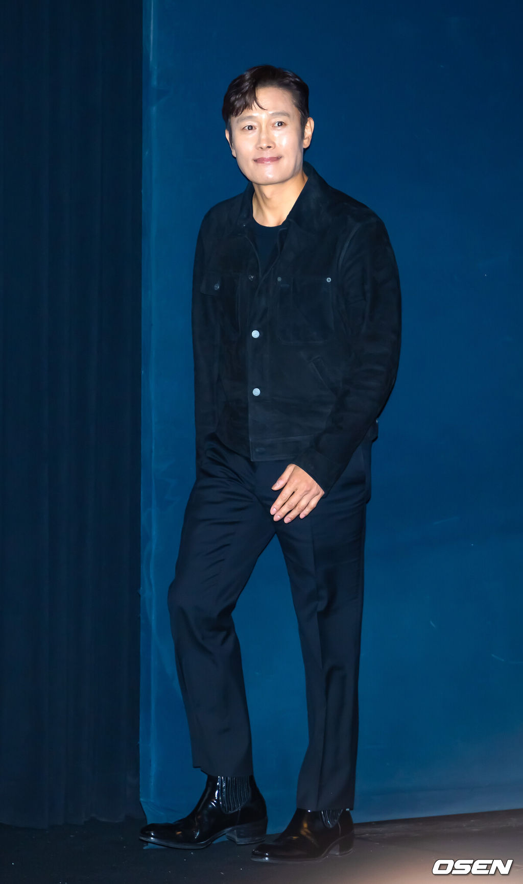 19일 부산 해운대구 동서대학교 소향씨어터 신한카드홀에서 배우 이병헌 액터스 하우스 행사가 열렸다.올해 30주년을 맞이한 부산국제영화제는 오는 26일까지 총 64개국 328편의 작품을 만날수 있다.배우 이병헌이 관객들과의 만남을 위해 입장하고 있다. 2025.09.19 / rumi@osen.co.kr