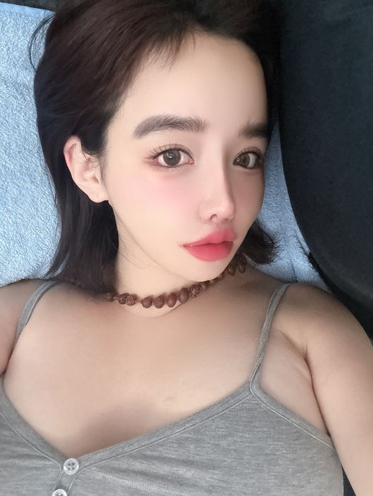 박봄 SNS