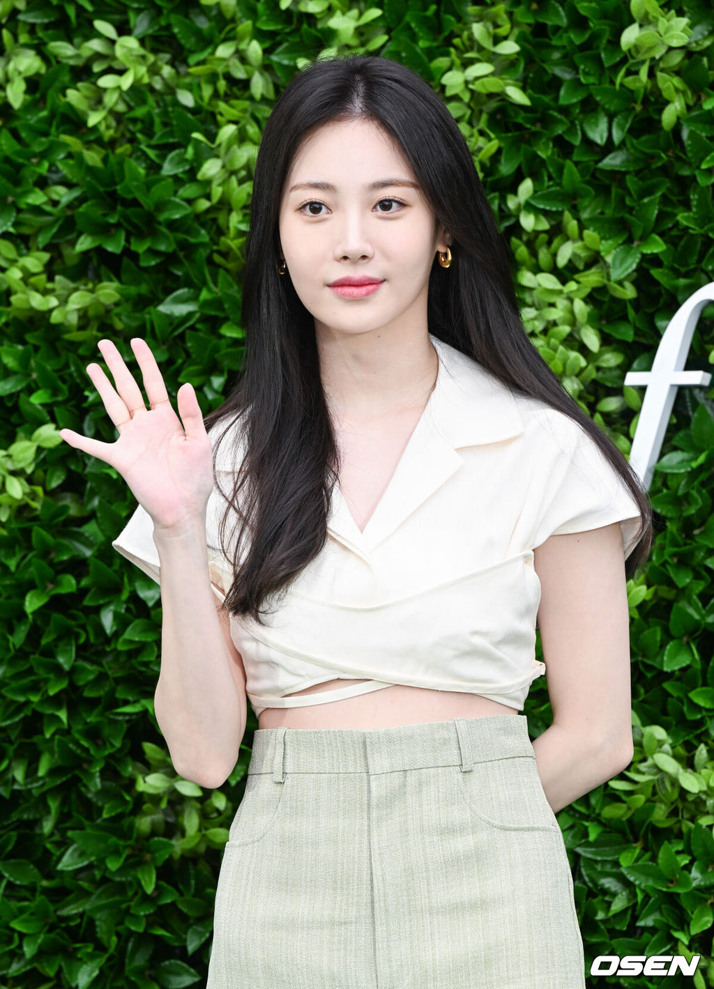 걸스데이 유라가 25일 오후 서울 용산구 이태원동에서 열린 한 뷰티 브랜드 팝업 스토어 행사에 참석해 포즈를 취하고 있다. 2022.08.25 / soul1014@osen.co.kr