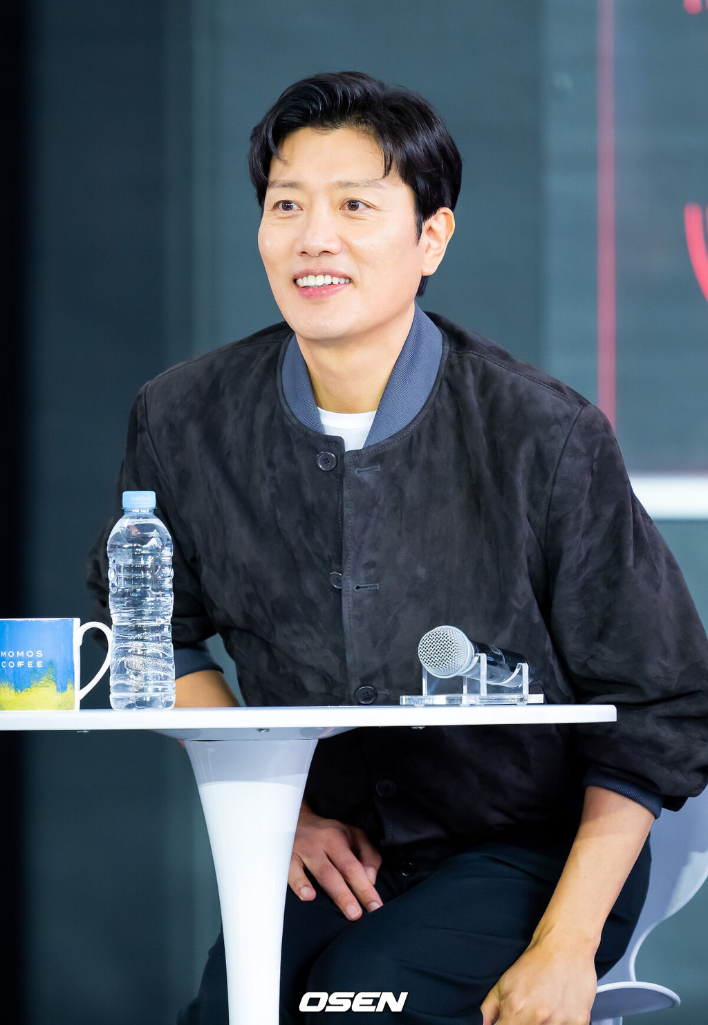 제30회 부산국제영화제(BIFF) 영화 ‘어쩔수가없다’ 오픈토크 행사가 18일 부산 해운대구 영화의 전당에서 열렸다.올해 30주년을 맞이한 부산국제영화제는 오는 26일까지 총 64개국 328편의 작품을 만날수 있다.배우 박희순이 오픈토크에서 환하게 웃고 있다.  2025.09.18 / rumi@osen.co.kr