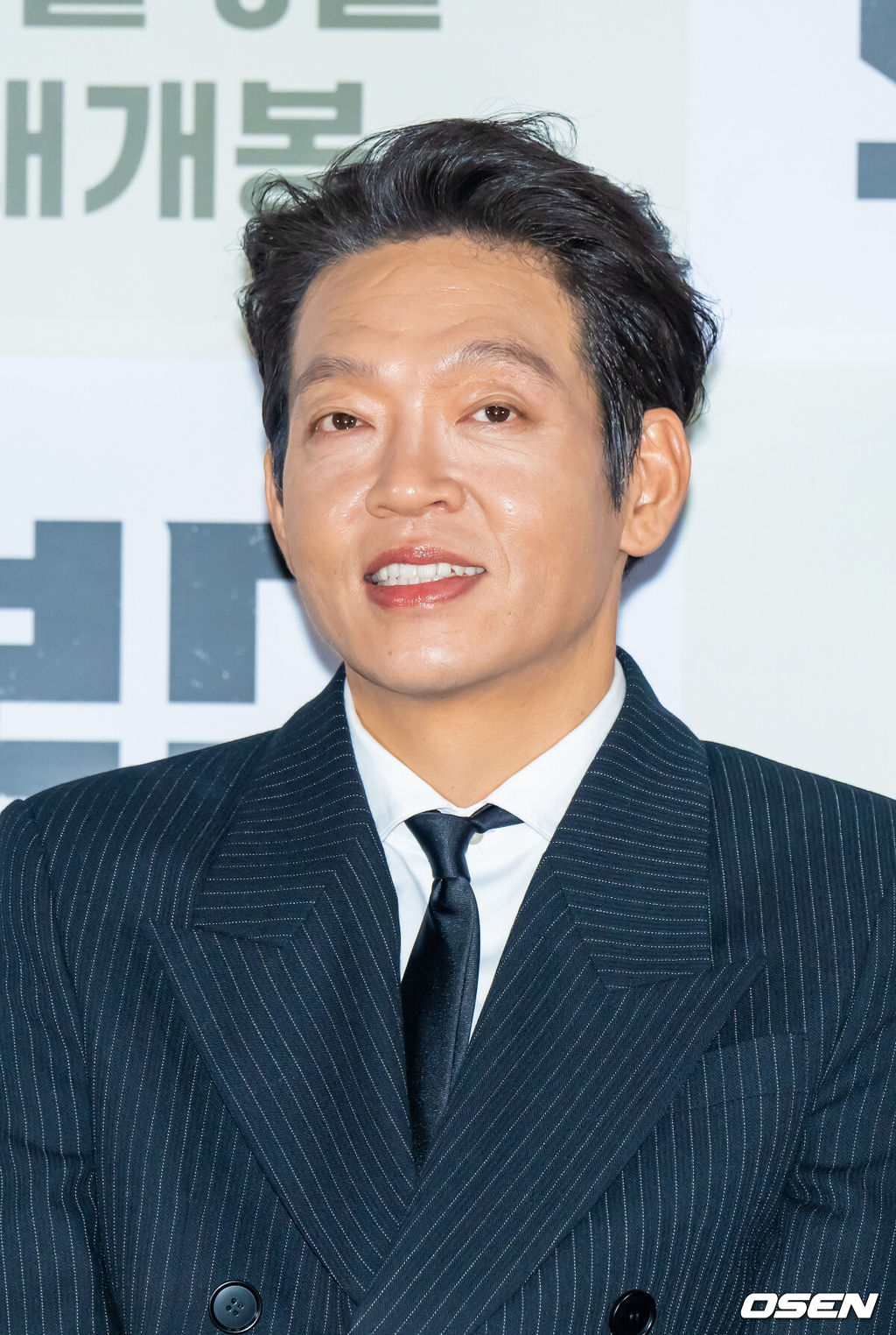 24일 오후 서울 롯데시네마 월드타워점에서  영화 ‘보스’ 언론시사회가 진행됐다.'보스'는 조직의 미래가 걸린 차기 보스 선출을 앞두고 각자의 꿈을 위해 서로에게 보스 자리를 치열하게 양보하는 조직원들의 필사적인 대결을 그린 코믹 액션 영화로 오는 10월 3일 개봉된다.배우 박지환이 미소 짓고 있다.  2025.09.24 / soul1014@osen.co.kr