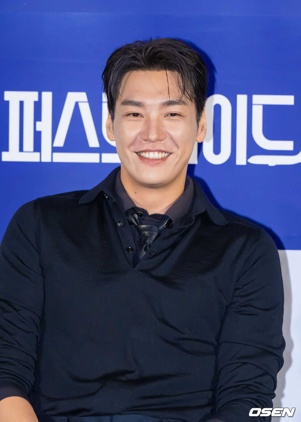 25일 오전 서울 용산아이파크몰 내 용산 CGV에서 영화 '퍼스트 라이드' 제작보고회가 진행됐다.영화 ‘30일’의 남대중 감독의 신작으로 기대를 모영화 ‘퍼스트 라이드’는 끝을 보는 놈 태정(강하늘), 해맑은 놈 도진(김영광), 잘생긴 놈 연민(차은우), 눈 뜨고 자는 놈 금복(강영석), 사랑스러운 놈 옥심(한선화)까지 뭉치면 더 웃긴 24년 지기 친구들이 첫 해외여행을 떠나는 코미디다.배우 김영광이 미소 짓고 있다.   2025.09.25 / soul1014@osen.co.kr