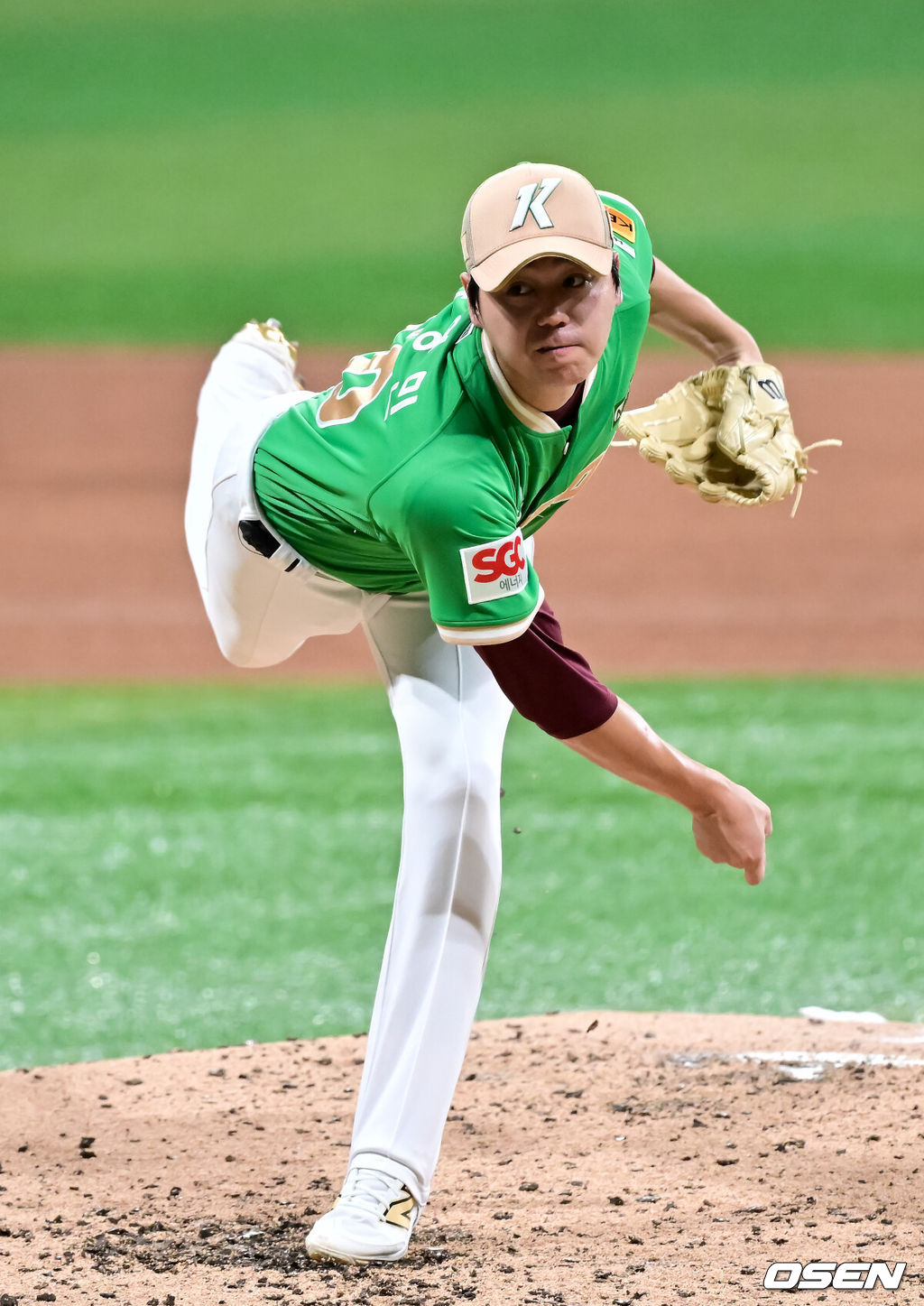 24일 오후 서울 고척스카이돔에서 ‘2025 신한 SOL BANK KBO리그’ 키움 히어로즈와 KIA 타이거즈의 경기가 진행됐다.이날 경기에서 키움은 하영민을, KIA는 올러 선발투수로 내세웠다. 3회초 키움 선발투수 하영민이 역투하고 있다. 2025.09.24 / soul1014@osen.co.kr