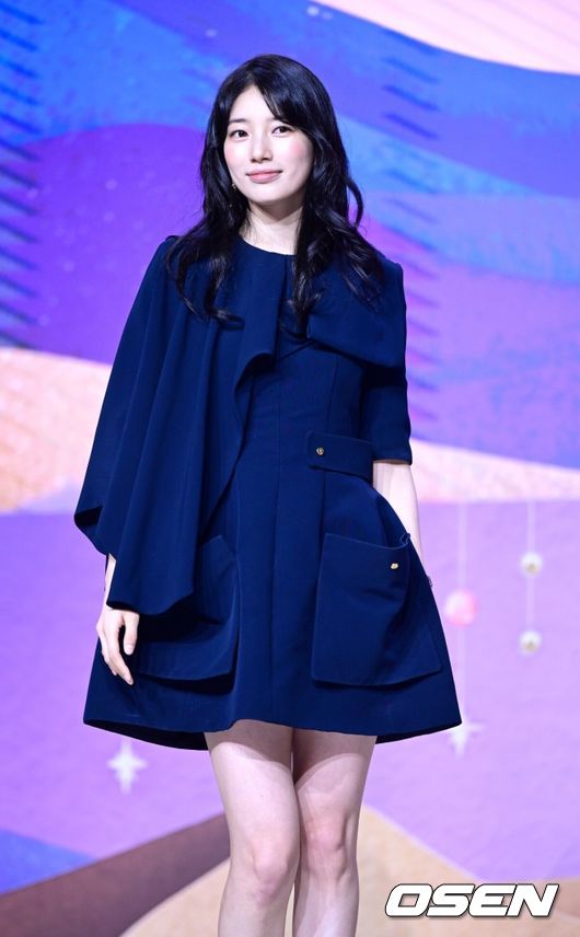 29일 오후 서울 역삼동 조선 팰리스 서울 강남에서 넷플릭스 시리즈 '다 이루어질지니' 제작발표회가 열렸다.  '다 이루어질지니' 는 천여 년 만에 깨어난 경력 단절 램프의 정령 지니(김우빈 분)가 감정 결여 인간 가영(수지 분)을 만나 세 가지 소원을 두고 벌이는 스트레스 제로, 판타지 로맨틱 코미디다.  배우 수지가 포토타임을 하고 있다. 2025.09.29 / dreamer@osen.co.kr