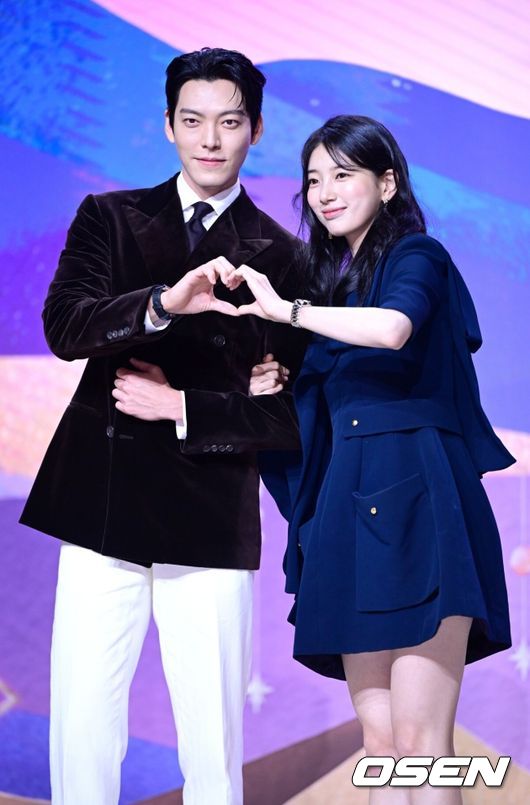 29일 오후 서울 역삼동 조선 팰리스 서울 강남에서 넷플릭스 시리즈 '다 이루어질지니' 제작발표회가 열렸다. '다 이루어질지니' 는 천여 년 만에 깨어난 경력 단절 램프의 정령 지니(김우빈 분)가 감정 결여 인간 가영(수지 분)을 만나 세 가지 소원을 두고 벌이는 스트레스 제로, 판타지 로맨틱 코미디다. / dreamer@osen.co.kr