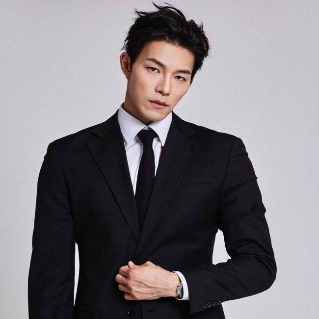 스탤리온엔터테인먼트 제공
