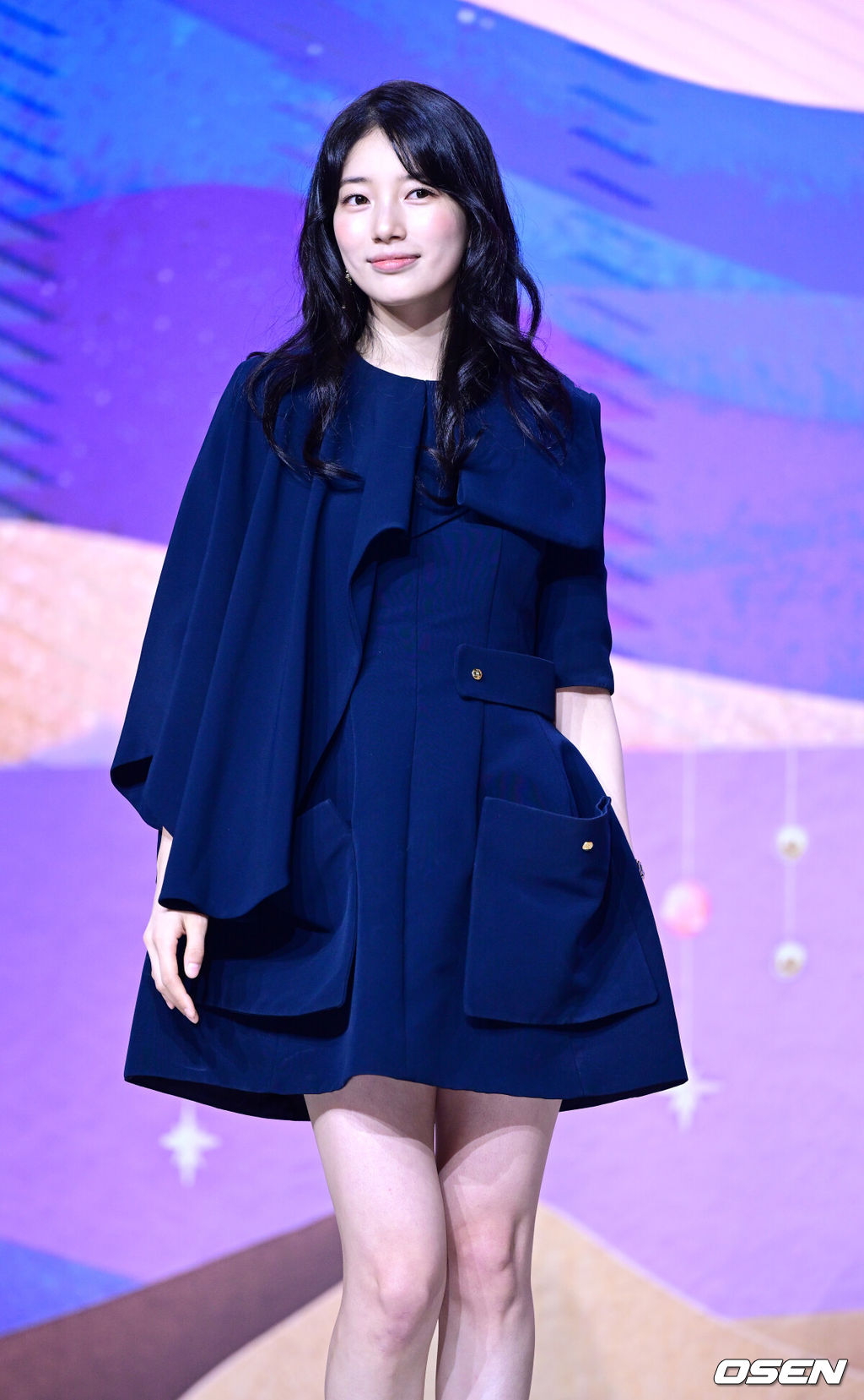 29일 오후 서울 역삼동 조선 팰리스 서울 강남에서 넷플릭스 시리즈 '다 이루어질지니' 제작발표회가 열렸다.'다 이루어질지니' 는 천여 년 만에 깨어난 경력 단절 램프의 정령 지니(김우빈 분)가 감정 결여 인간 가영(수지 분)을 만나 세 가지 소원을 두고 벌이는 스트레스 제로, 판타지 로맨틱 코미디다.배우 수지가 포토타임을 하고 있다. 2025.09.29 / dreamer@osen.co.kr